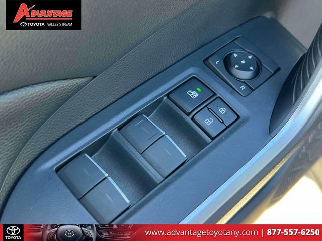 Used 2023 Toyota RAV4 SE w/ Weather & Moonroof Package image 22