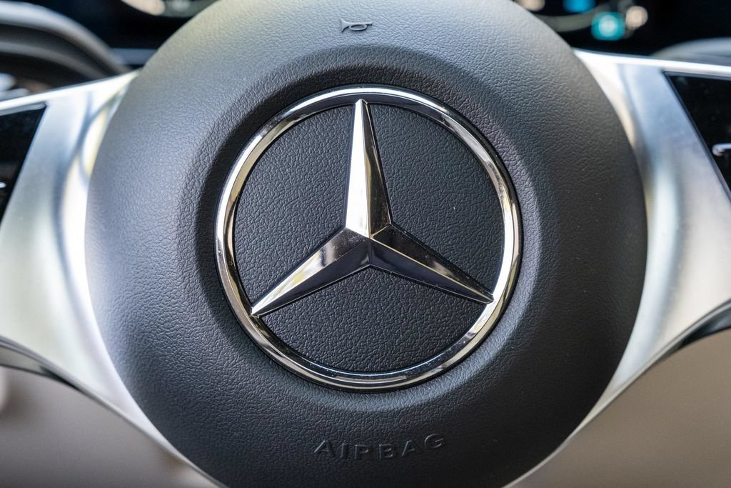 Used 2026 Mercedes-Benz GLA 250 w/ Sun & Sound Package image 21