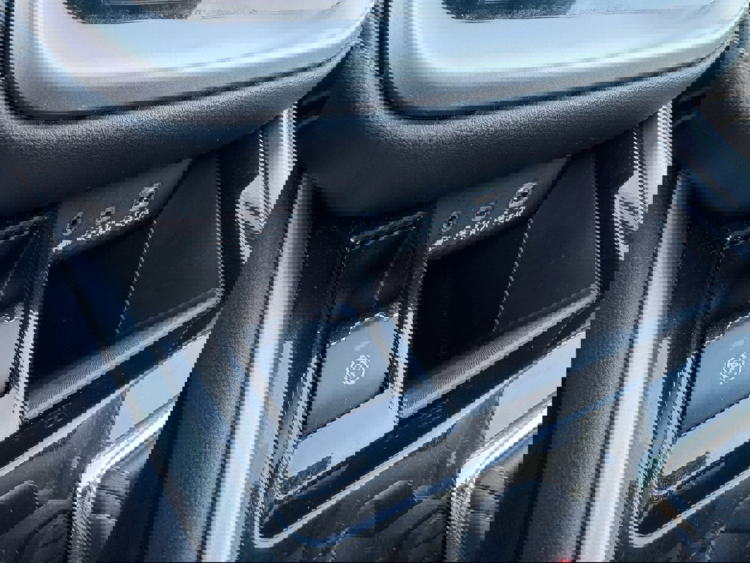 Certified 2025 Subaru Outback Premium AWD/4WD image 21