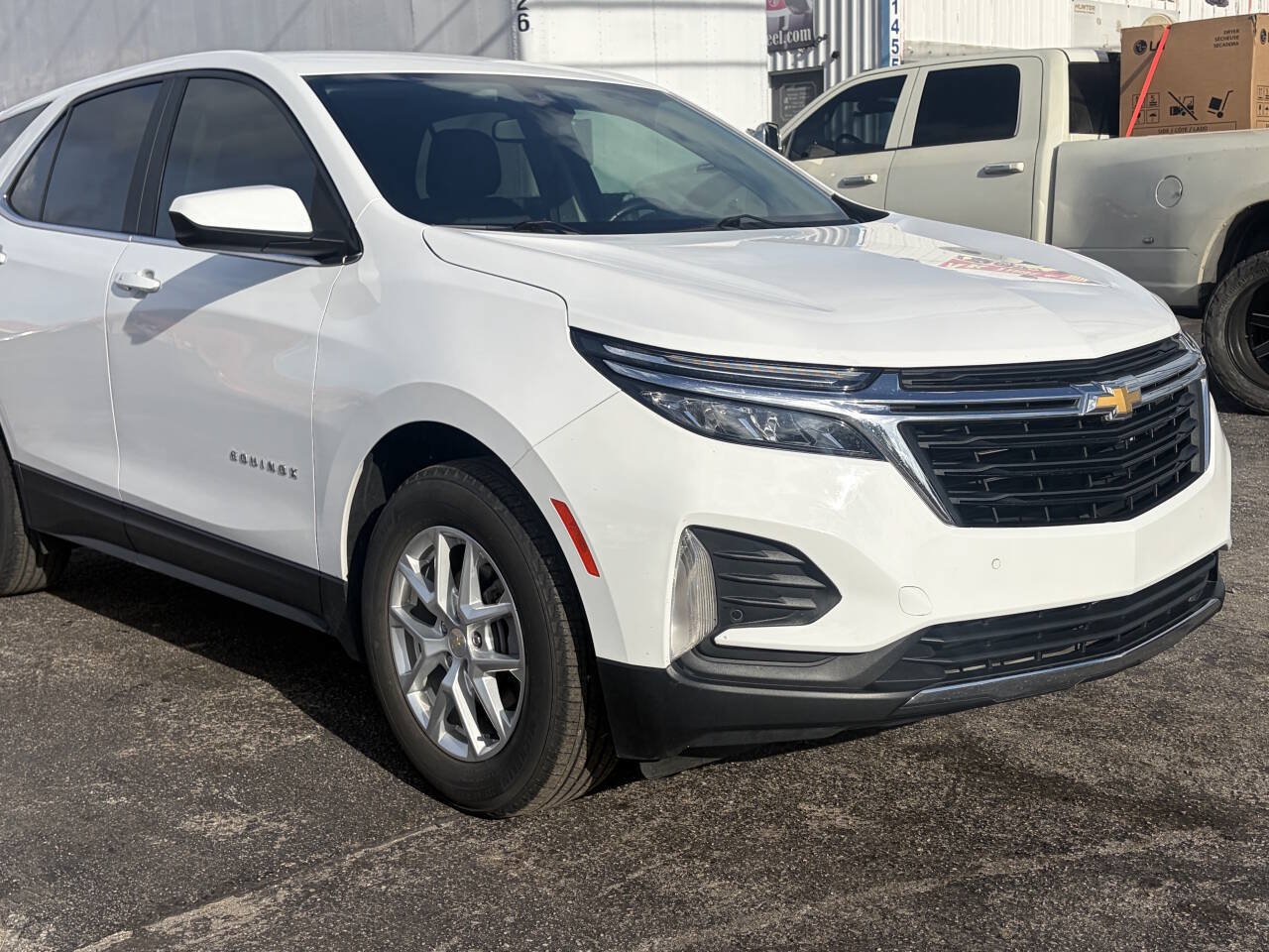Used 2022 Chevrolet Equinox LT FWD image 2
