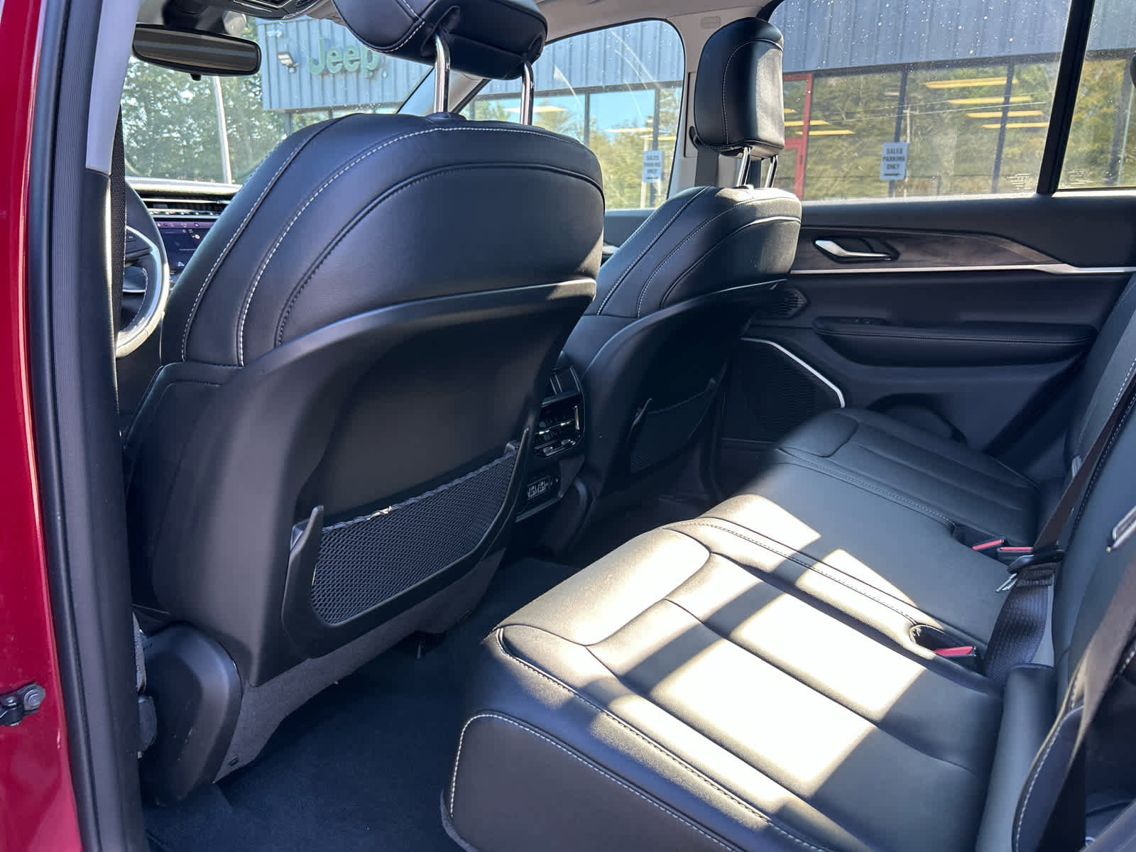 Used 2023 Jeep Grand Cherokee 4WD 4xe image 49