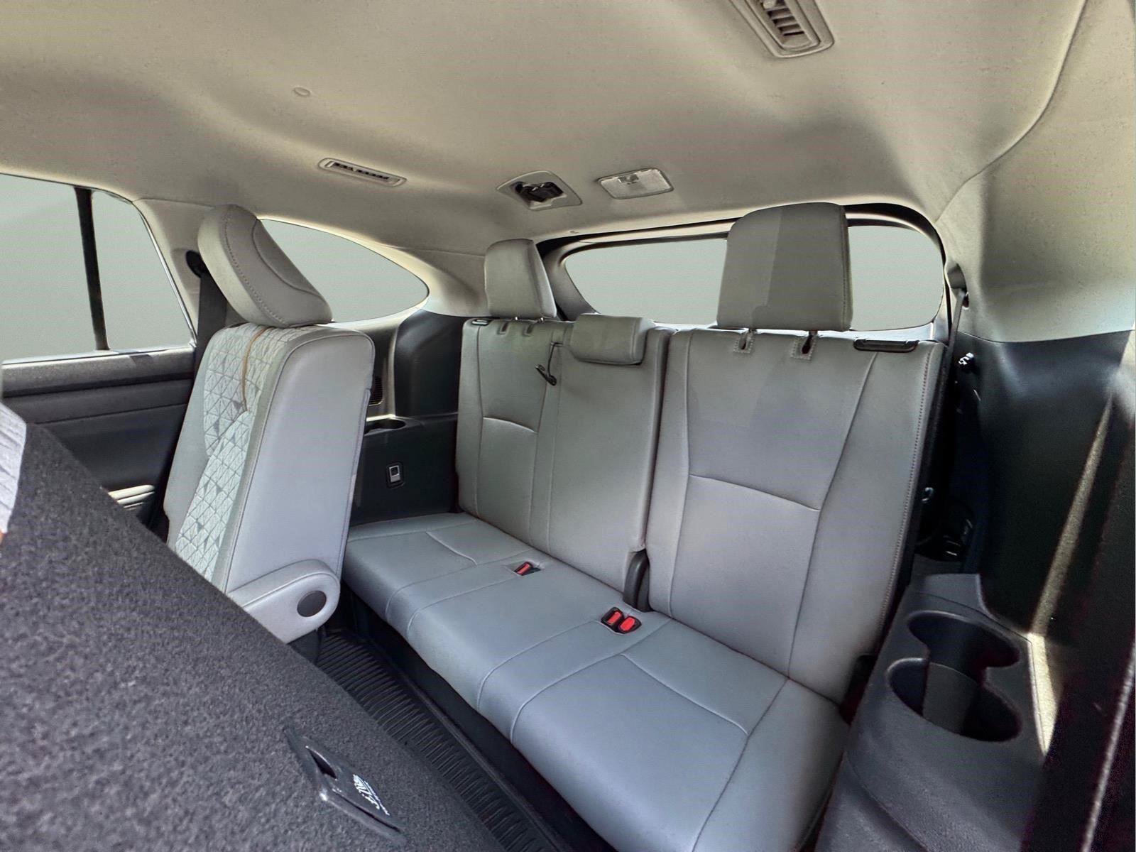 Used 2023 Toyota Highlander Bronze Edition FWD image 15