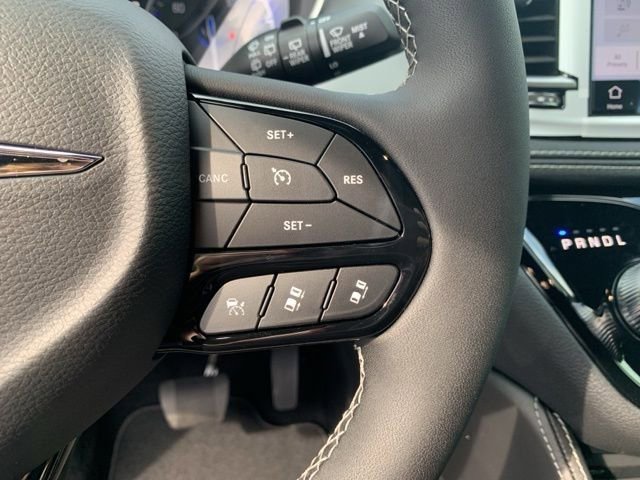 New 2026 Chrysler Pacifica Limited w/ Uconnect Theater Family Group image 13