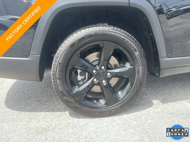 Certified 2025 Jeep Grand Cherokee L Limited w/ Luxury Tech Group II AWD/4WD image 12