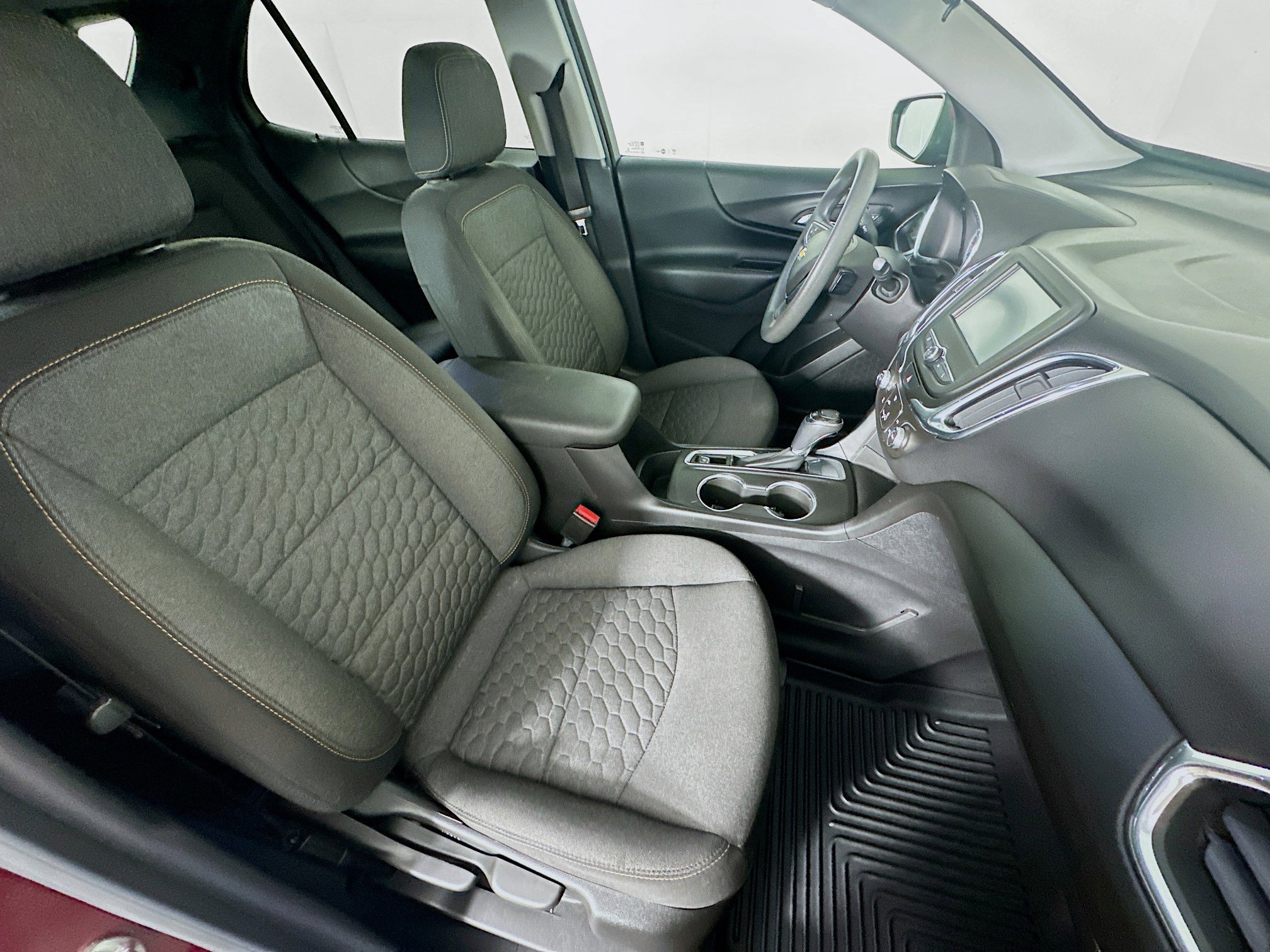 Used 2018 Chevrolet Equinox LT image 29