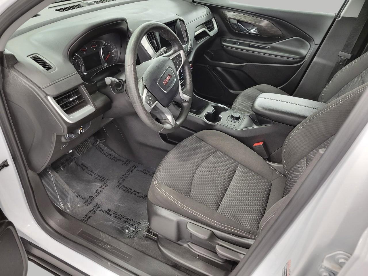 Used 2024 GMC Terrain SLE image 10