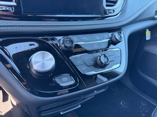 New 2026 Chrysler Pacifica Select image 19