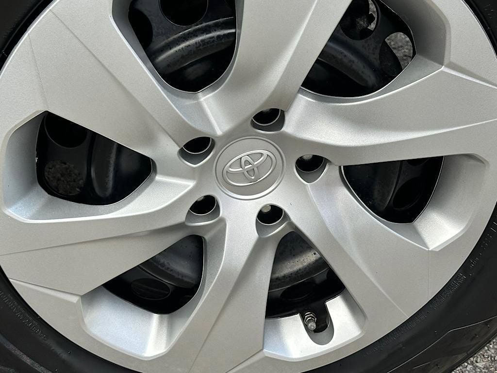 Certified 2023 Toyota RAV4 LE AWD/4WD image 32