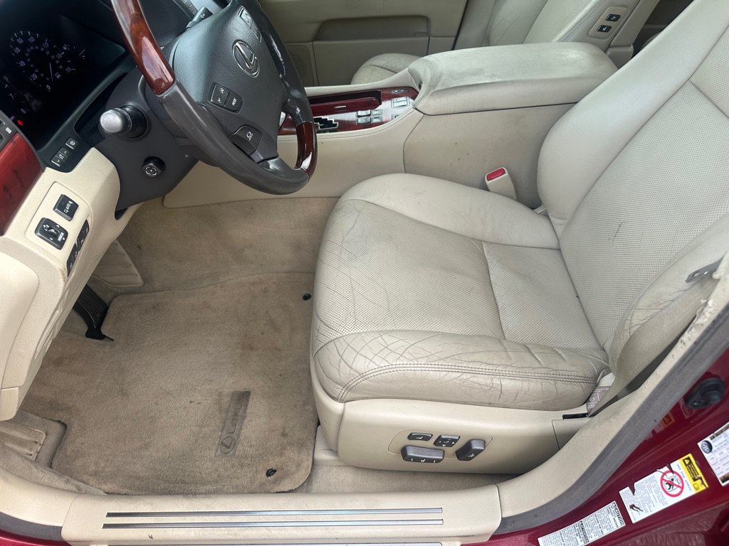 Used 2010 Lexus LS 460 AWD w/ Comfort Pkg image 12