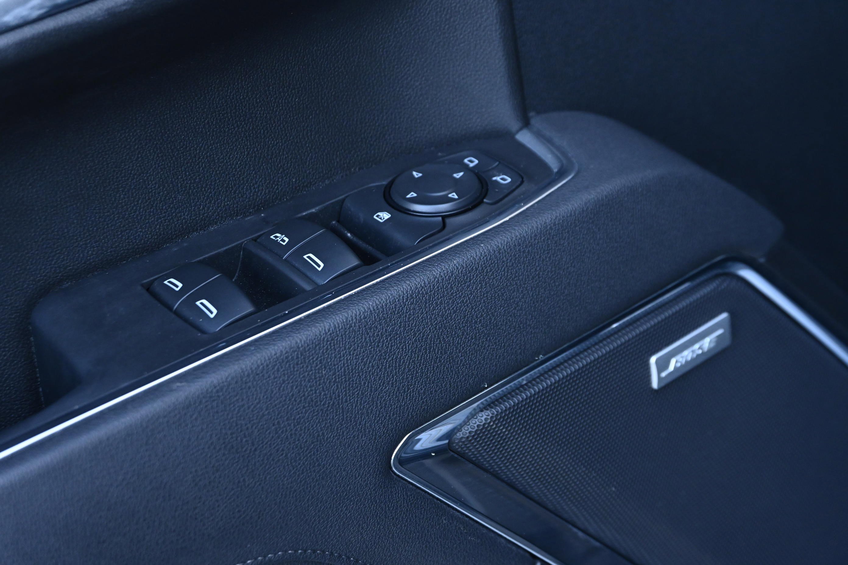 Used 2025 GMC Sierra 1500 Elevation image 29