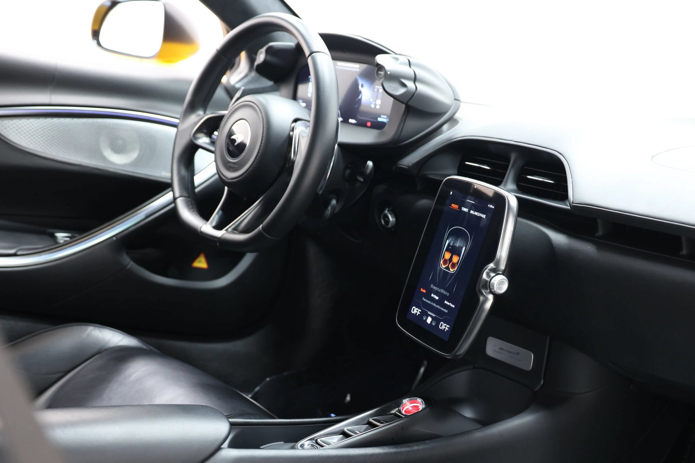 Used 2023 McLaren Artura RWD image 80