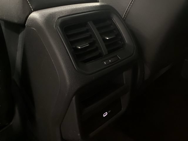 Certified 2023 Volkswagen Taos SE w/ Panoramic Sunroof Package AWD/4WD image 15