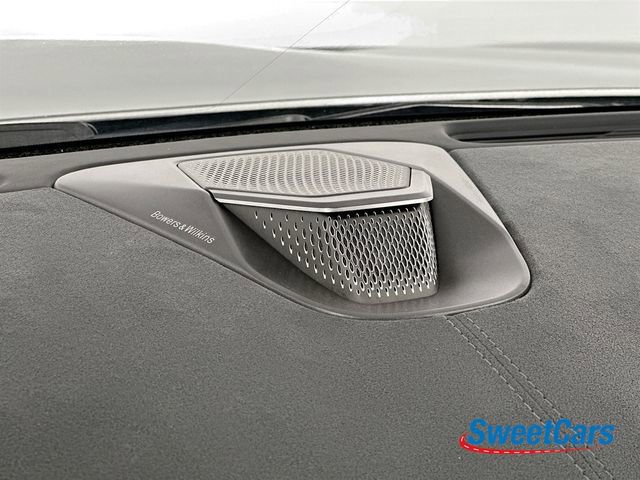 Used 2025 Aston Martin Vanquish RWD image 28