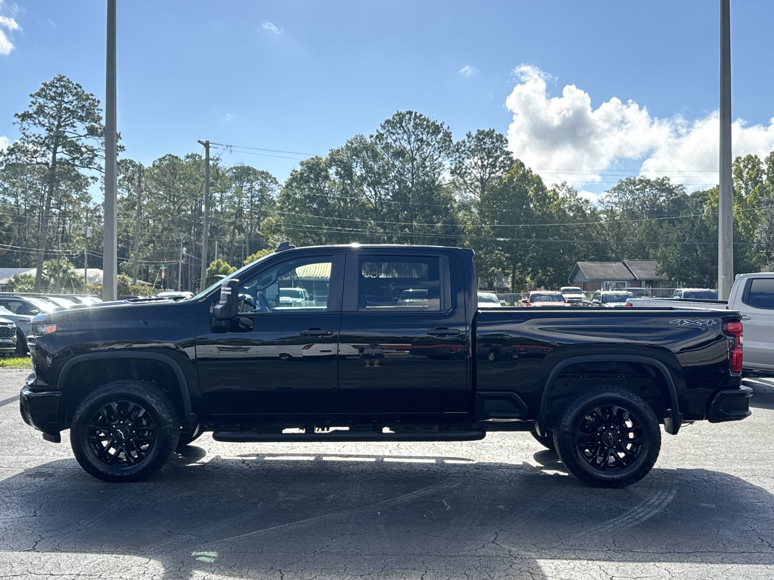 Used 2025 Chevrolet Silverado 2500 Custom w/ Custom Value Package AWD/4WD image 6