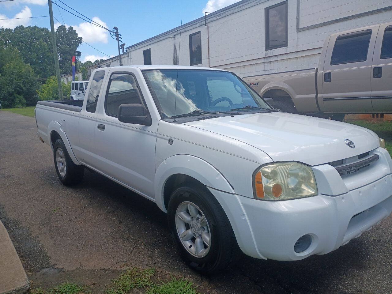 Used 2004 Nissan Frontier XE w/ (VTP) Value Truck Pkg RWD image 4