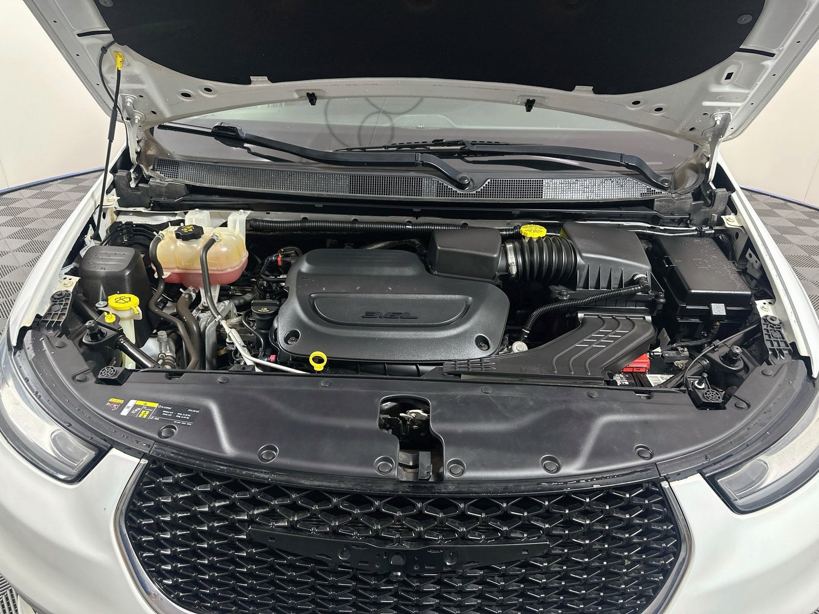 Used 2022 Chrysler Pacifica Touring-L FWD image 28