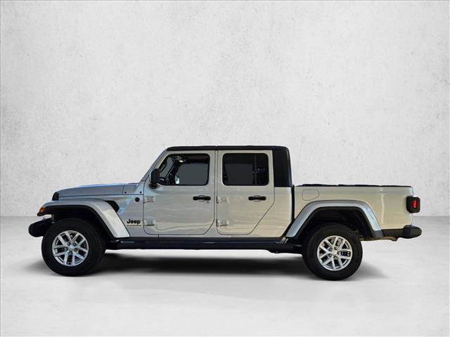 Used 2023 Jeep Gladiator Sport image 8
