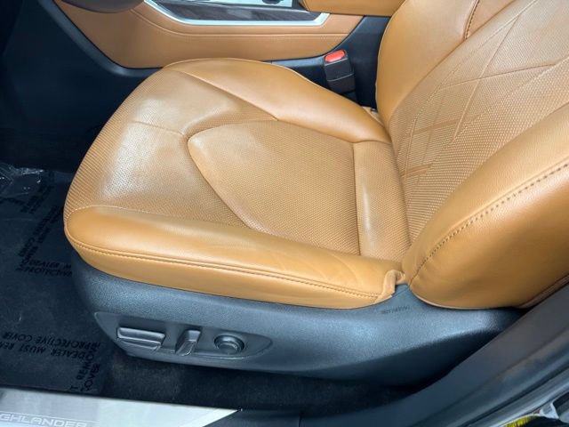 Used 2024 Toyota Highlander Platinum AWD/4WD image 15