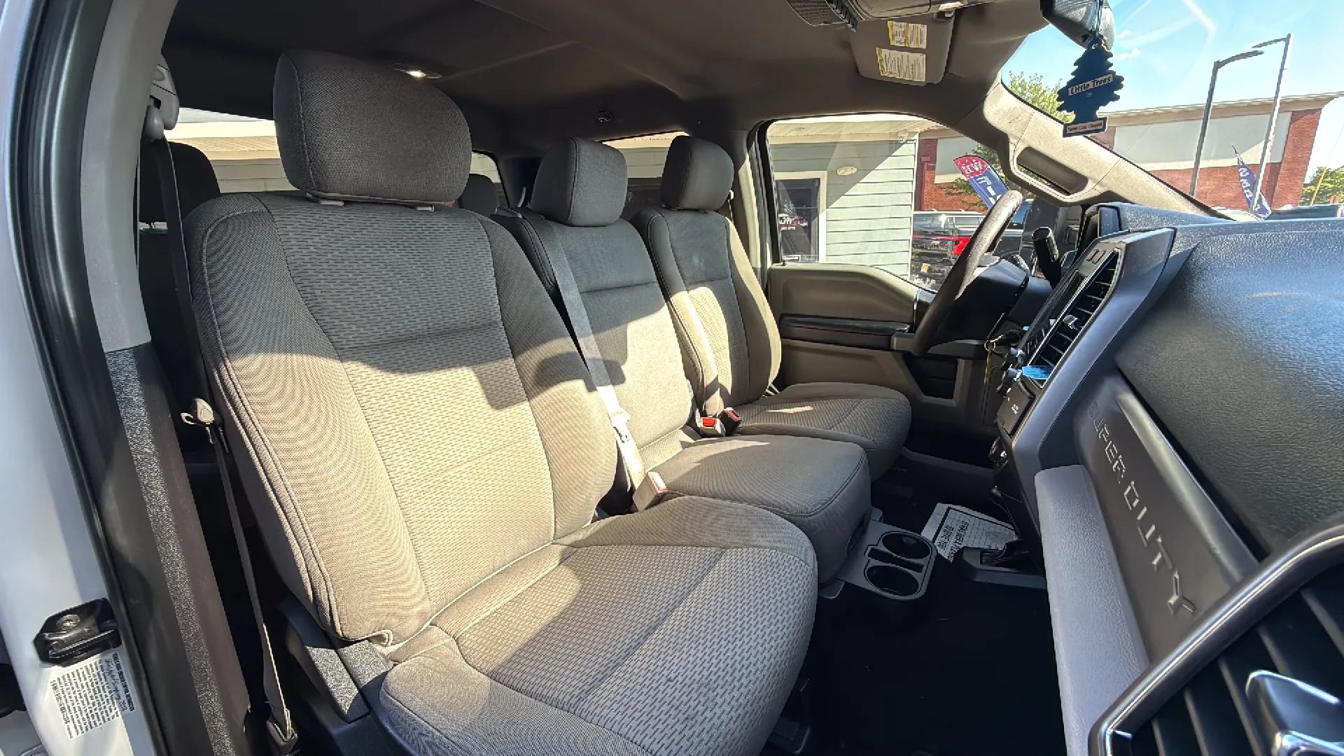 Used 2019 Ford F550 4x4 Crew Cab Super Duty w/ XLT Value Package image 28
