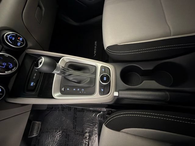 New 2026 Hyundai Venue SEL FWD image 19