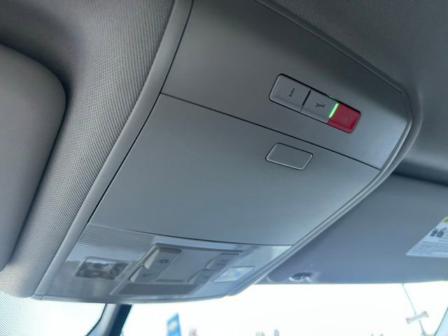 Used 2021 Volkswagen Atlas SE image 32