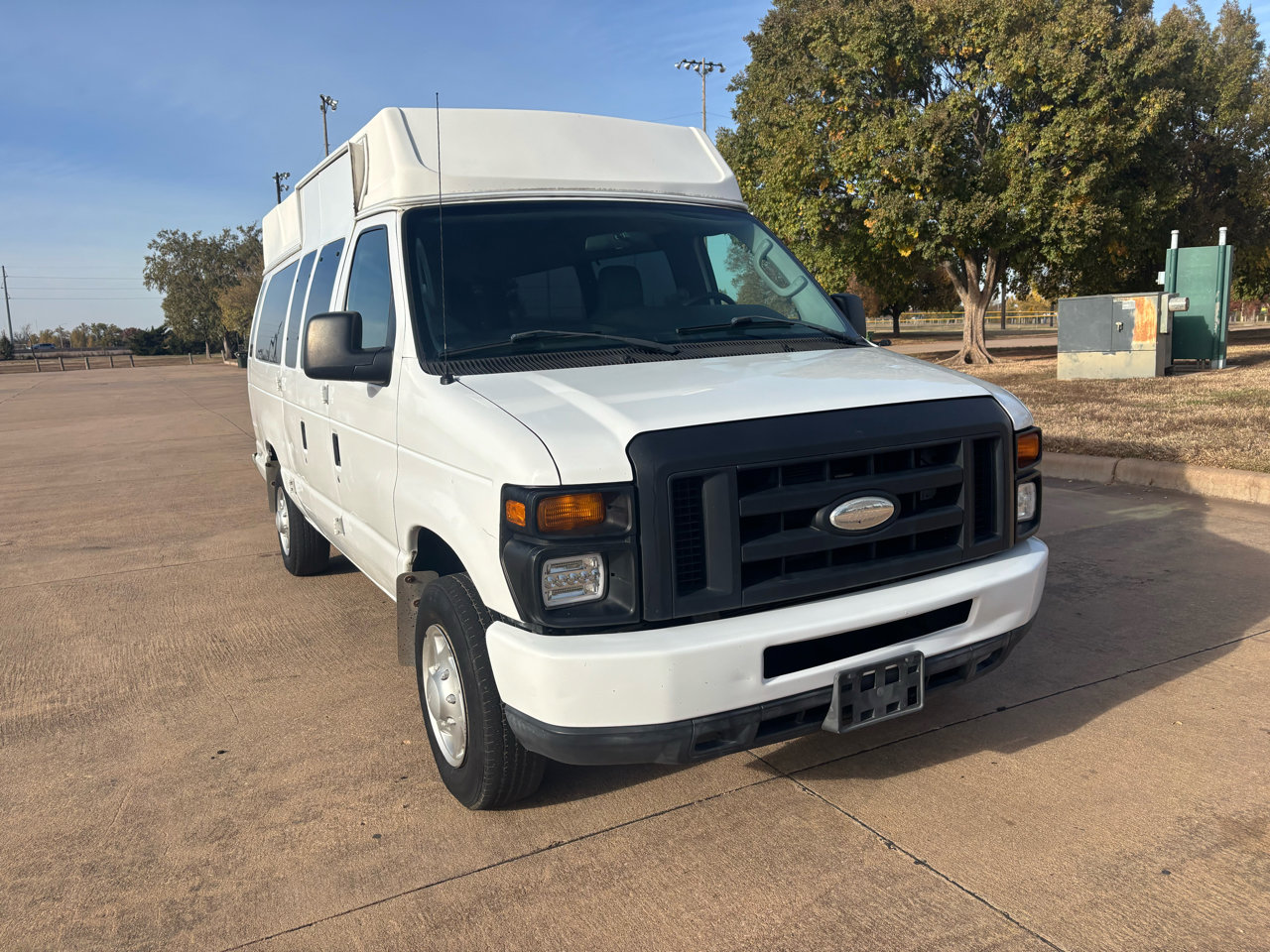 Used 2014 Ford E-150 and Econoline 150 Extended w/ Power Group image 29