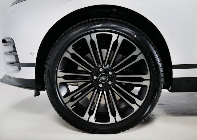 New 2026 Land Rover Range Rover Velar Dynamic SE AWD/4WD image 9