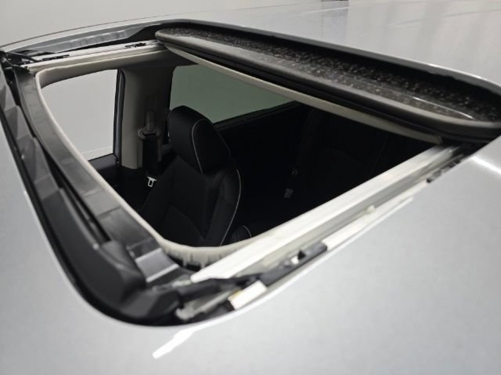 New 2026 Honda Odyssey Touring image 3