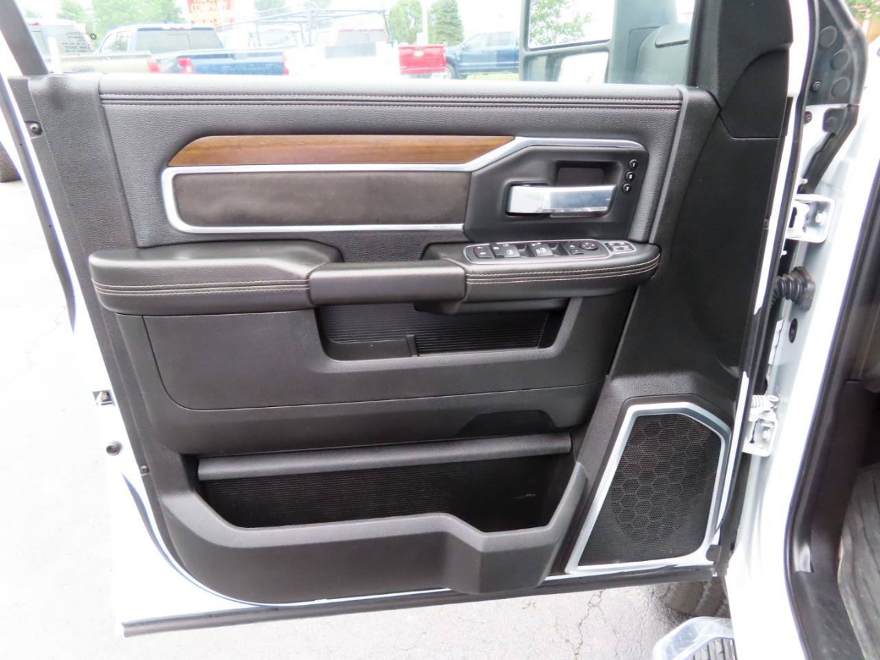 Used 2024 RAM 2500 Laramie AWD/4WD image 26