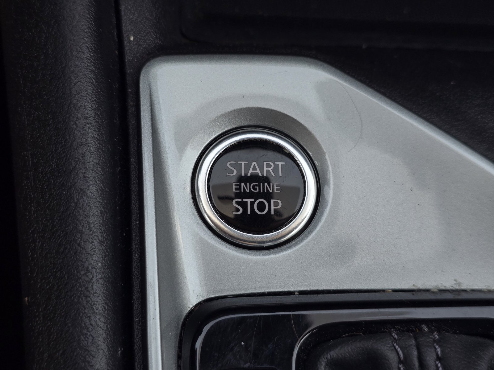 Used 2025 Nissan Altima 2.5 SV FWD image 21
