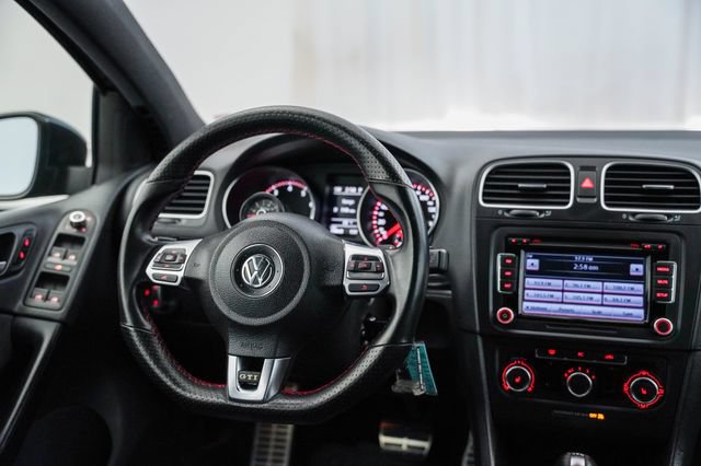 Used 2011 Volkswagen GTI 4-Door FWD image 4