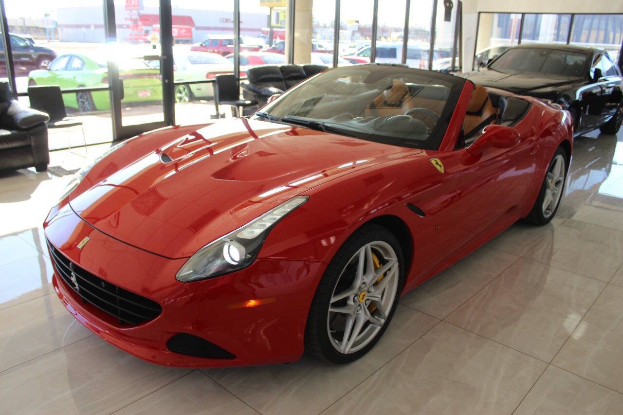 Used 2016 Ferrari California T RWD image 8