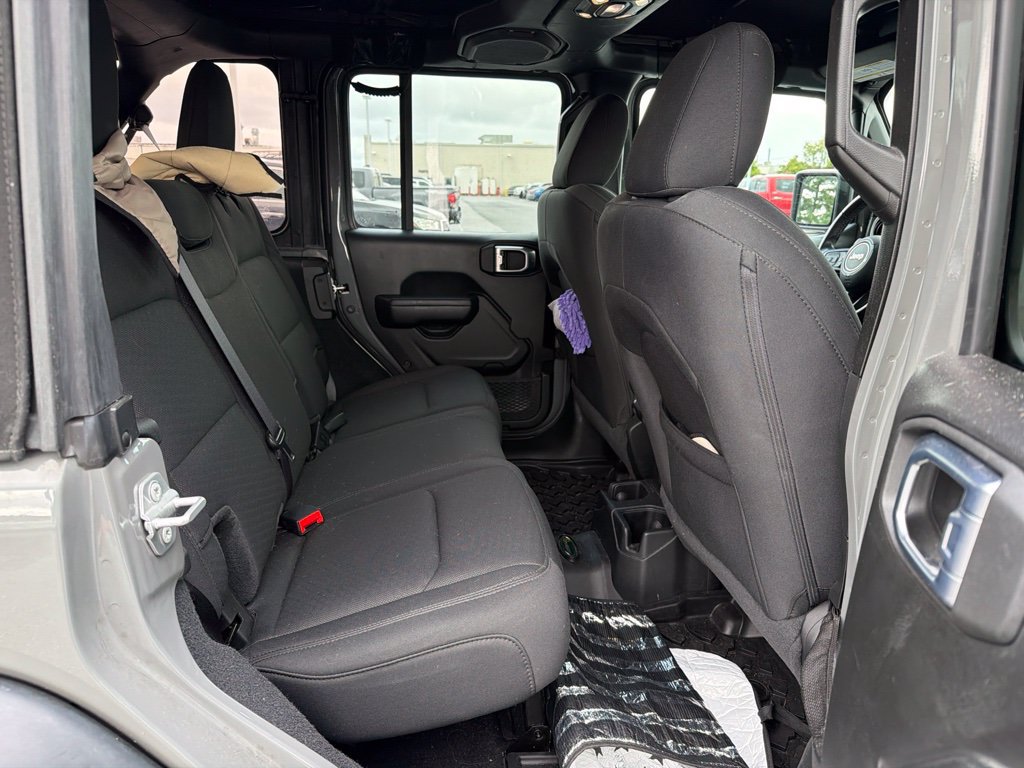 Used 2021 Jeep Wrangler Unlimited Sport AWD/4WD image 12