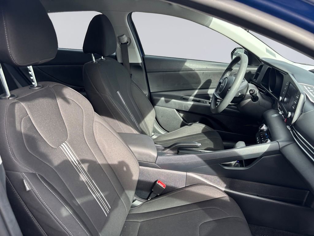 Used 2021 Hyundai Elantra SEL w/ Cargo Package image 18