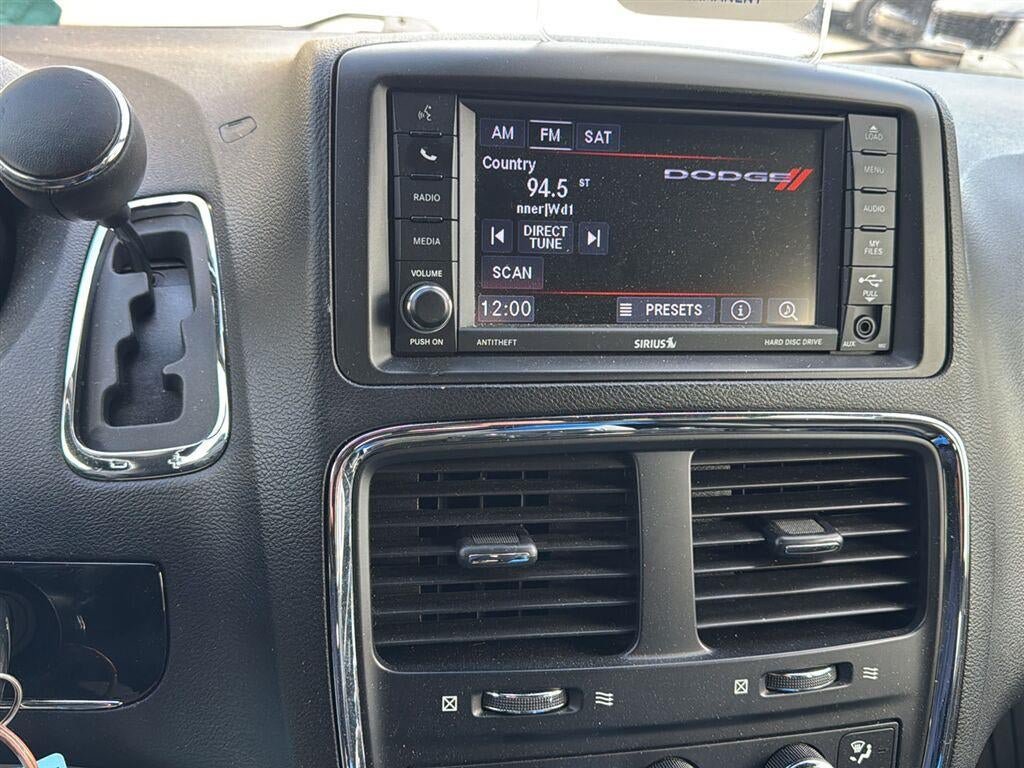Used 2019 Dodge Grand Caravan SXT FWD image 19