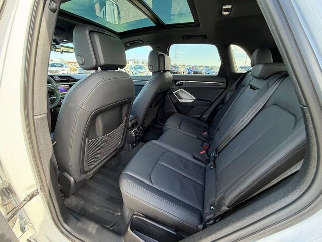 Used 2025 Audi Q3 2.0T Premium image 18