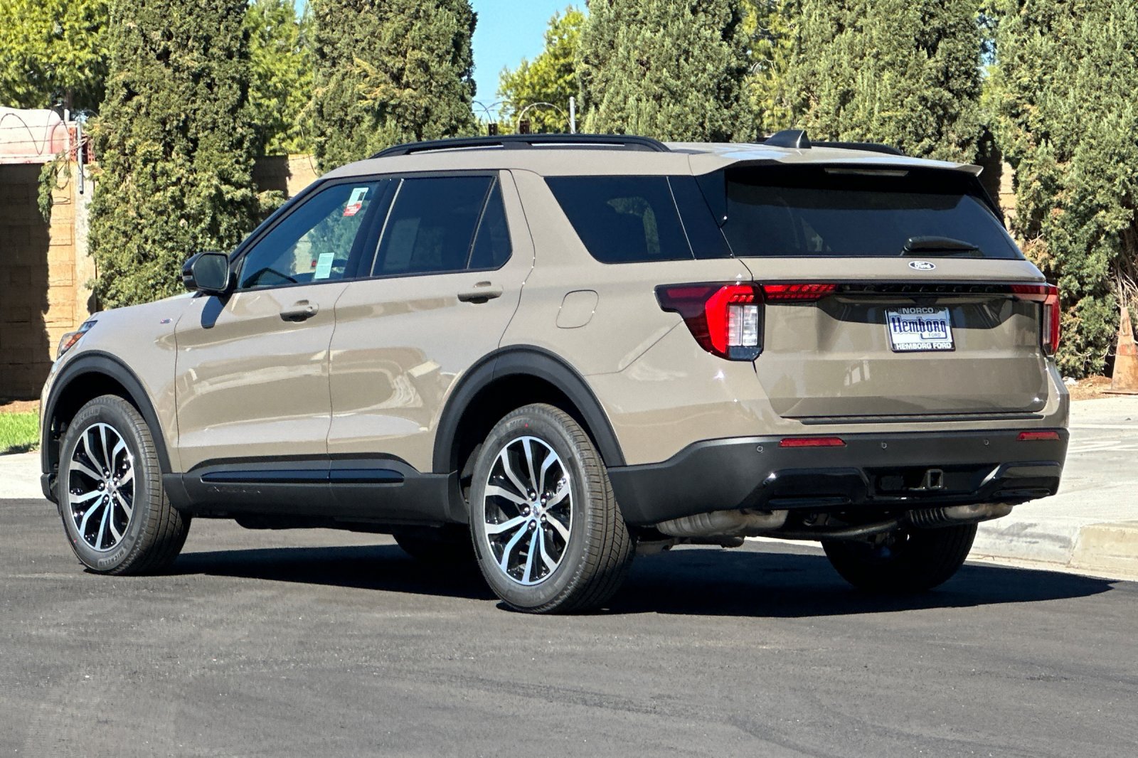 New 2027 Ford Explorer ST-Line w/ Premium Package AWD/4WD image 6