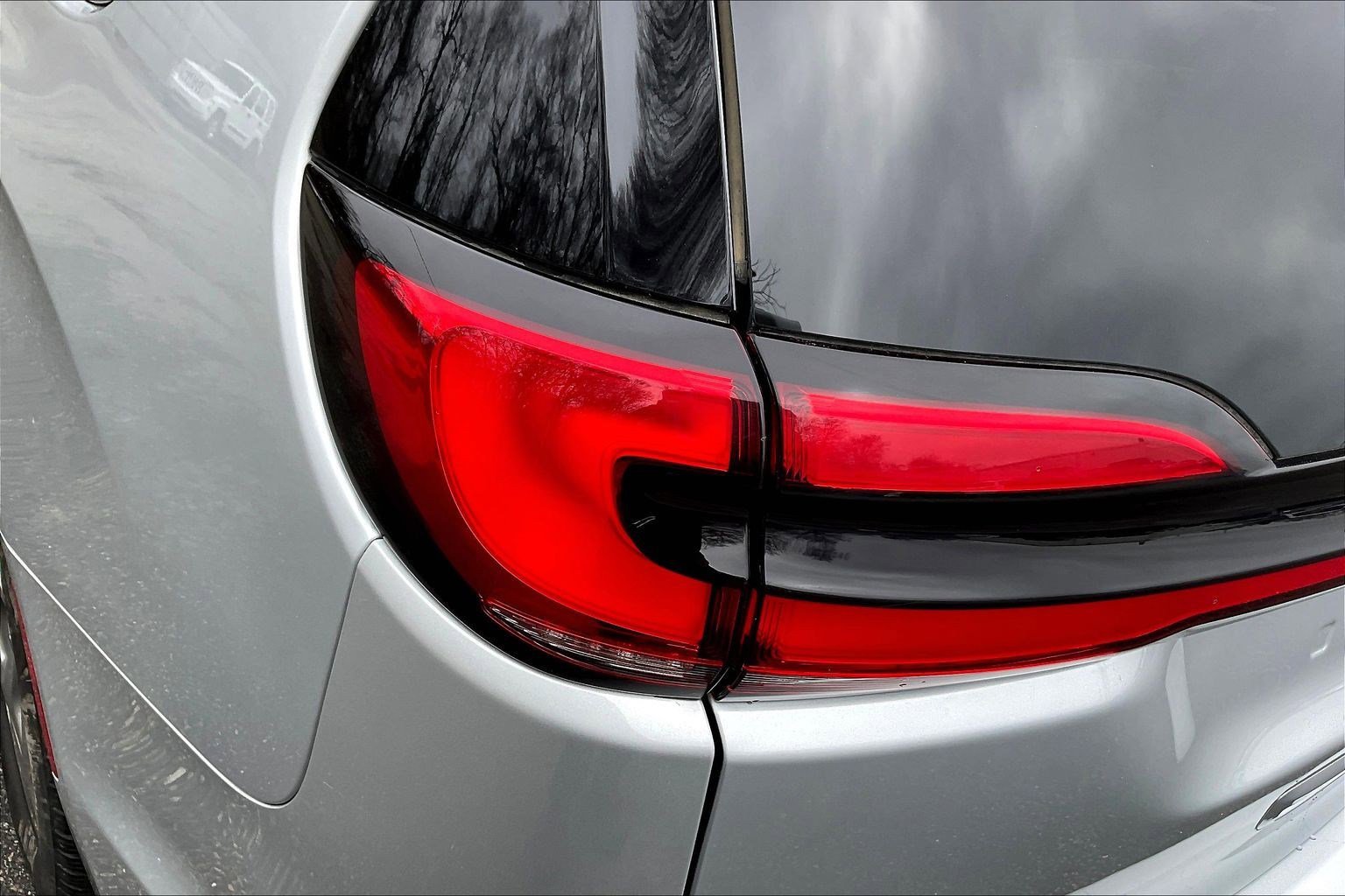 Used 2024 Chrysler Pacifica Limited image 29