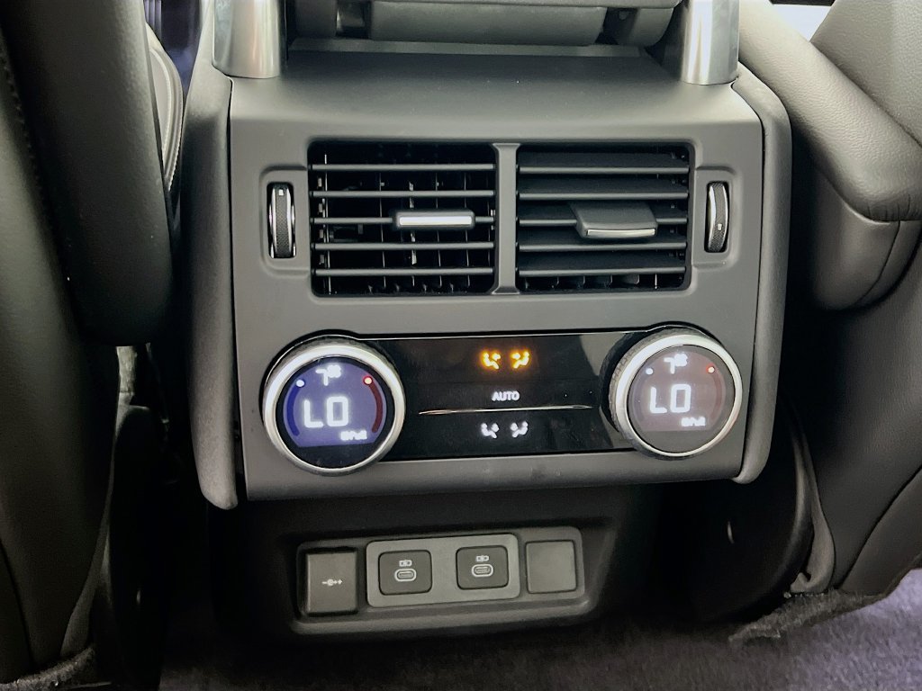 Used 2025 Land Rover Discovery S AWD/4WD image 27