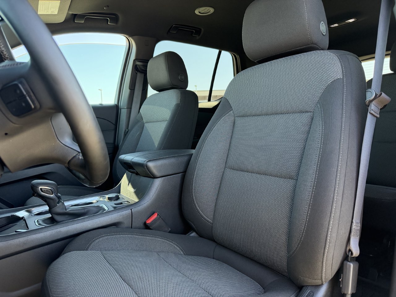 Used 2023 Chevrolet Traverse LT FWD image 23