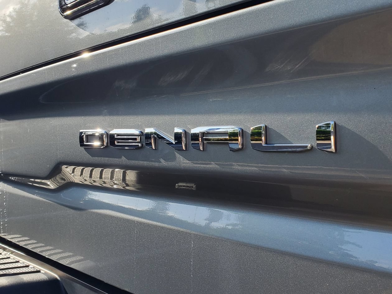 Used 2023 GMC Sierra 1500 Denali w/ Denali Reserve Package AWD/4WD image 8