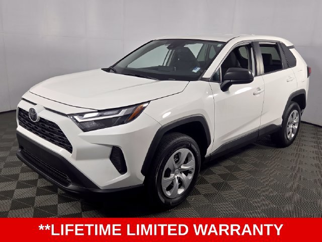 Used 2024 Toyota RAV4 LE FWD image 3