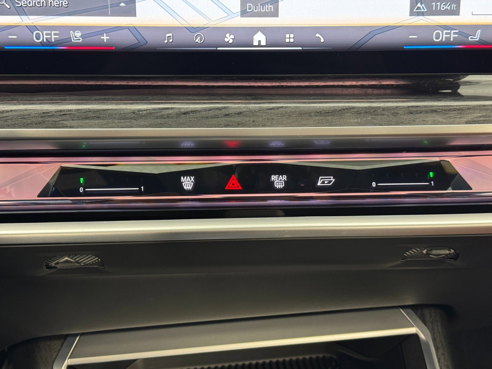 Used 2024 BMW i7 xDrive60 w/ Premium Package image 31