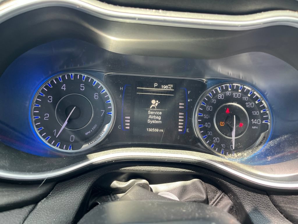 Used 2016 Chrysler 200 Limited FWD image 7