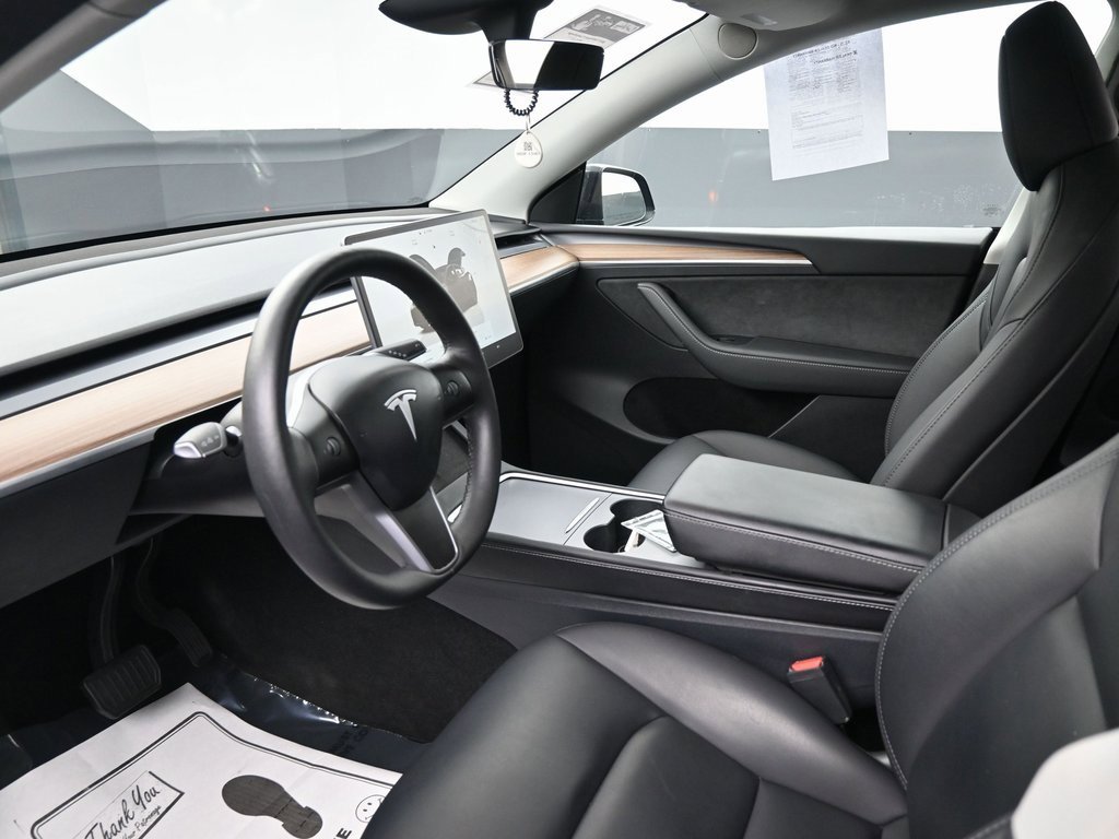 Used 2025 Tesla Model Y Long Range image 26