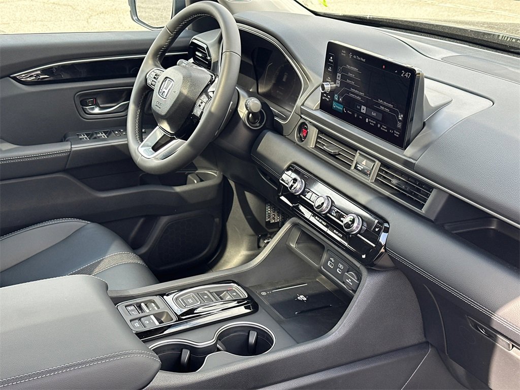 New 2025 Honda Pilot Touring image 8