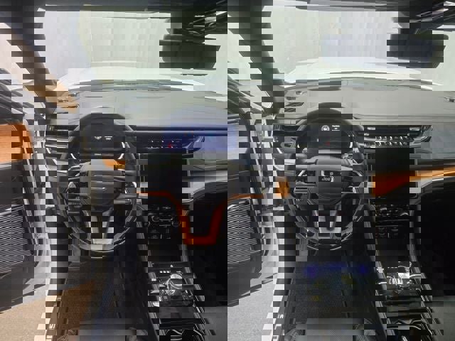 New 2025 Jeep Grand Cherokee Summit image 4