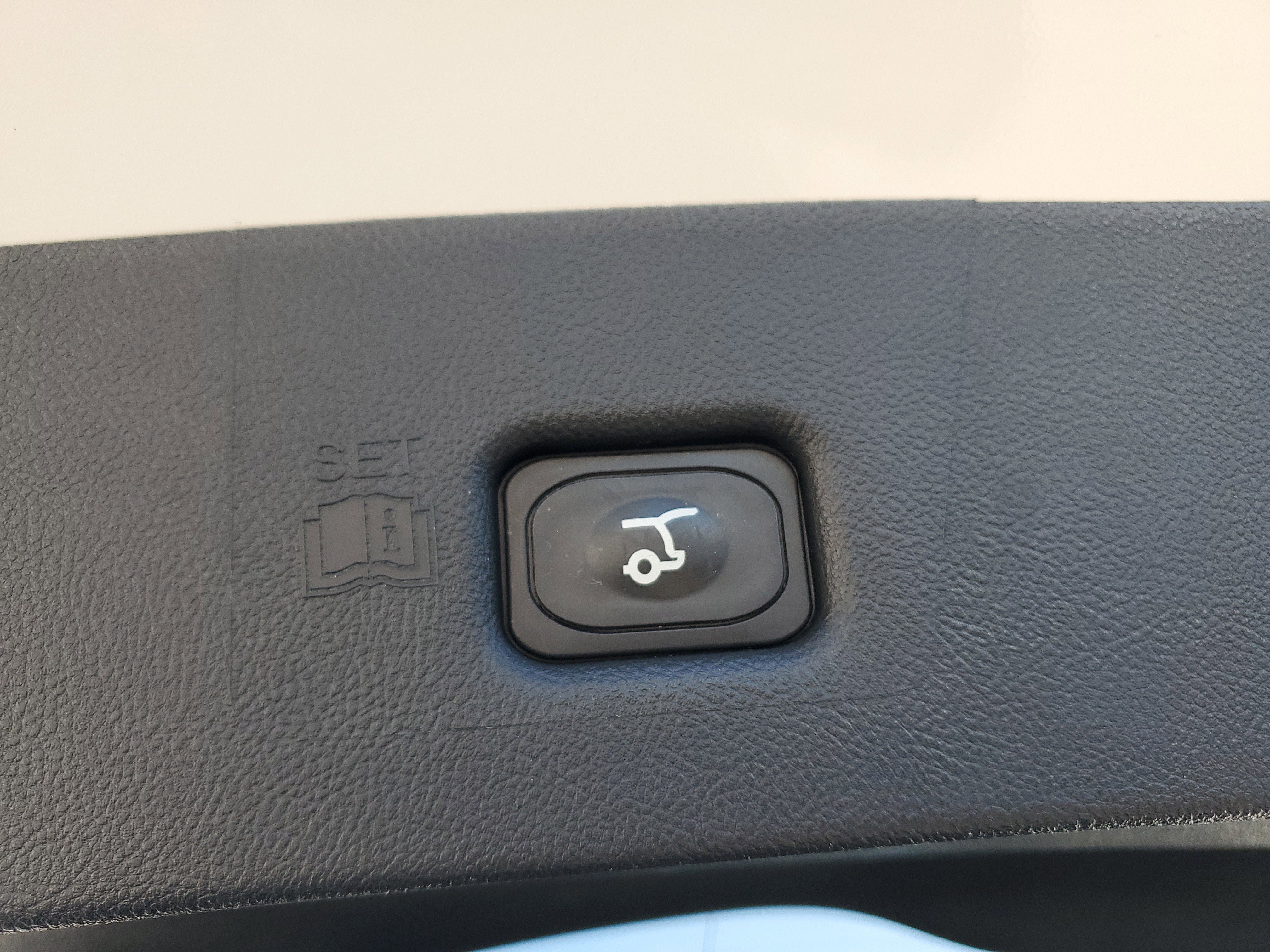 Certified 2023 Lincoln Nautilus Reserve image 9