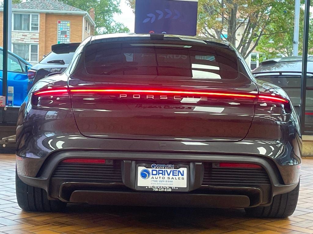 Used 2020 Porsche Taycan Turbo S AWD/4WD image 10