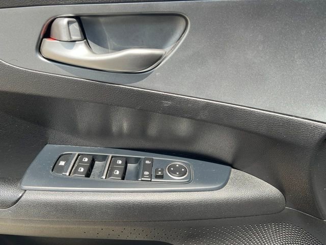 Used 2020 Kia Forte LXS FWD image 9